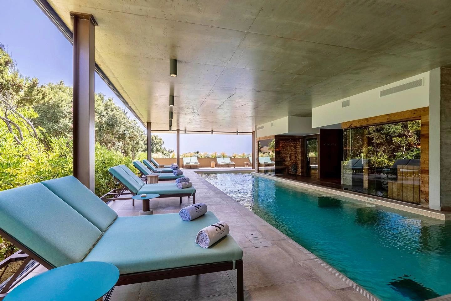 Conception de piscine d'intérieur avec Piscine Service 2A