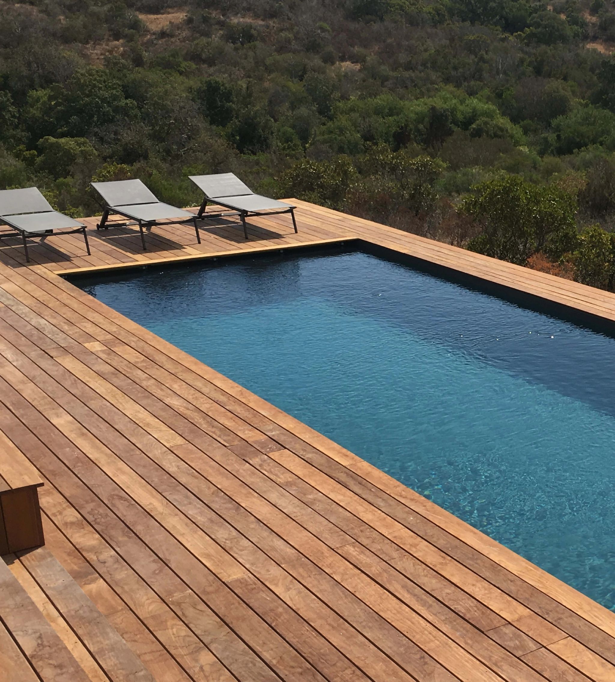 Installation de skimmer sur mesure pour piscine à Porto-Vecchio